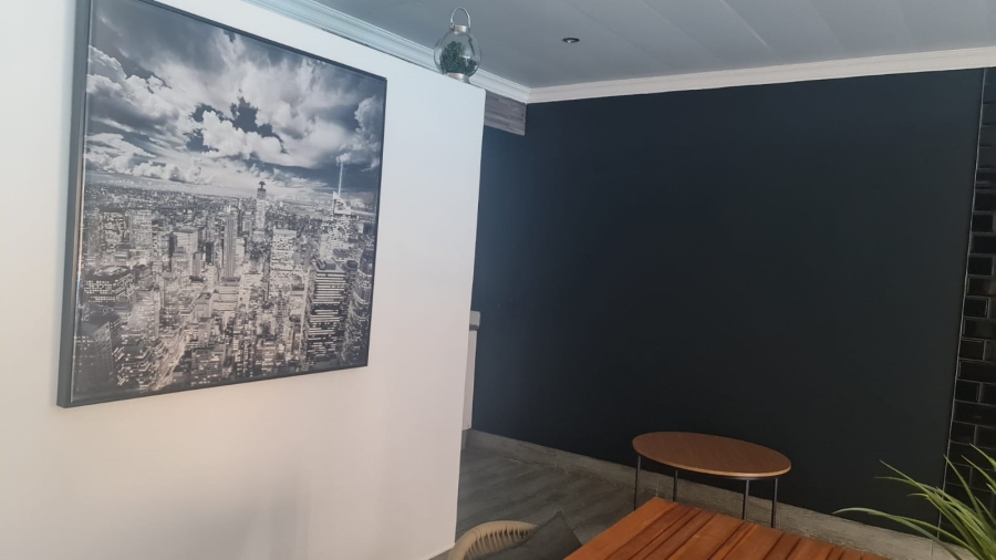 5 Bedroom Property for Sale in Protea Park North West